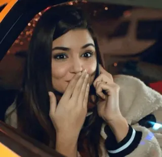 🤭 3bd8ab8e vrouw, telefoon, kus, portret, glimlachend, meisje telegram sticker