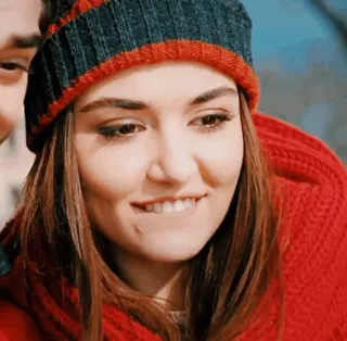 😬 79a82bfb vrouw, hoed, portret, glimlach, sjaal, winter telegram sticker