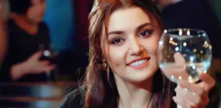 🥂 8842c1cd vrouw, portret, drinken, wijn, glas, glimlachend telegram sticker