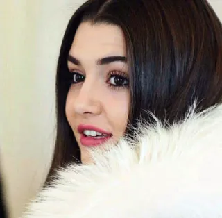 ❤ 54273705 女人, 肖像, 美丽, 皮草, 室内 telegram sticker