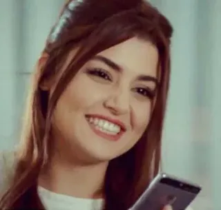 😂 550e77eb 女人, 微笑, 快乐, 手机, 自拍 telegram sticker