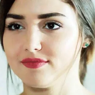 😊 667c9878 肖像, 女人, 脸, 人物, 美丽 telegram sticker