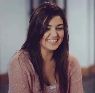 😂 bbbfa8aa 女人, 微笑, 肖像, 人, 快乐 telegram sticker