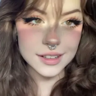 📻 2776cfa0 женщина, девушка, макияж, портрет, красота, селфи telegram sticker