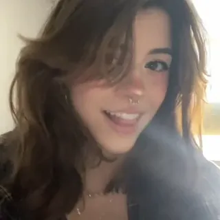 📻 589eedb9 женщина, девушка, портрет, молодая, подросток, брюнетка, улыбается telegram sticker