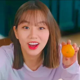 🦊 037b7ffd женщина, оранжевый, портрет, улыбается, азиатка telegram sticker