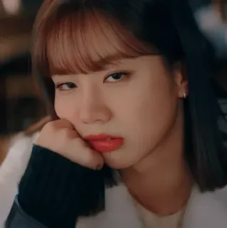 🦊 4575ee52 женщина, девушка, человек, портрет, лицо, скучно, выражение telegram sticker