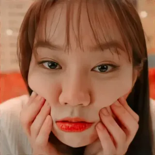 🦊 a1a4d8e8 лицо, смешно, портрет, женщина, выражение telegram sticker