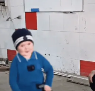 😀 e4e4cf10 bambino, bambino, blu, cappello telegram sticker