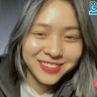 🥣 20e8470f wanita, senyum, selfie, potret, wajah, orang, muda telegram sticker