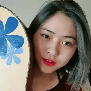 🥣 9a2a53c2 wanita, potret, gitar, bunga, musik, gadis, instrumen telegram sticker