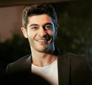 😄 2b940052 男性, ポートレート, 笑顔, スーツ telegram sticker