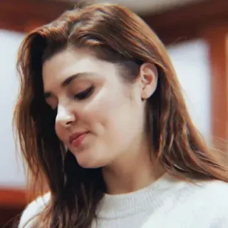 😌 4b11e29d 女性, ポートレート, 顔, 笑顔, 人, 女性, 女の子 telegram sticker