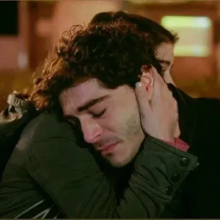 💗 e4df1fff 泣く, ハグ, 感情的, 悲しい, 慰め telegram sticker