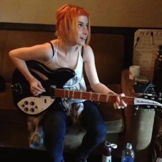 ❤️‍🔥 b543abde Hayley Williams музыкант, певец, гитара, Paramore, оранжевые волосы telegram sticker