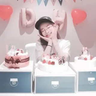 🎂 d2aa3ef0 birthday, cake, celebration, smile, girl, happy whatsapp sticker