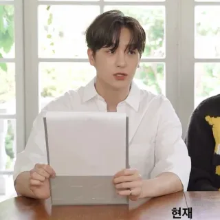 🕊 76870086 현재 한국인, 남자, 인물사진, 사람 telegram sticker