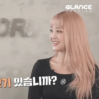 🌸 205658bc 어떤 얘기 있습니까? 韩语, 女人, 微笑, 粉色头发 telegram sticker