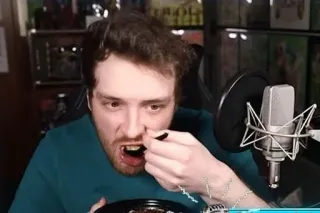 🌟 74644a39 eating, person, microphone, food whatsapp sticker