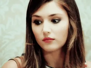 Hande Ercel vid :: @fStikBot whatsapp stickers