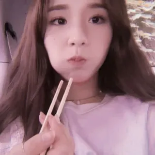 🍉 24e9878a vrouw, eetstokjes, eten, voedsel, aziatisch, meisje, selfie, casual telegram sticker