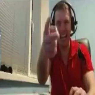 🤣 83fe8fd1 señalando, enfadado, agresivo, auriculares, hombre telegram sticker