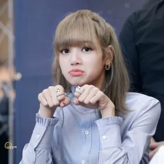 🐬 221f7005 Lisa K-pop, cantante, idol, Lisa, Blackpink, celebrità, donna whatsapp sticker