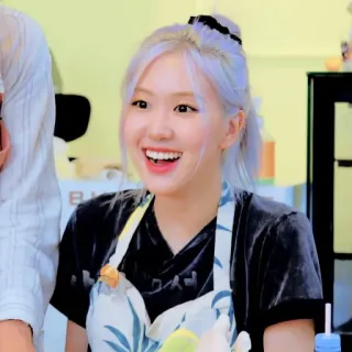 🕊 5855d787 女性, 微笑, 围裙, 肖像, 休闲, 快乐, 开心, 人物 telegram sticker