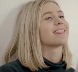 😌 9fb19ee9 phụ nữ, tóc vàng, chân dung, người, nụ cười, cô gái telegram sticker