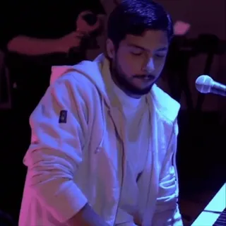 💎 21df8b9a musicista, tastiera, pianoforte, musica, uomo, performance whatsapp sticker