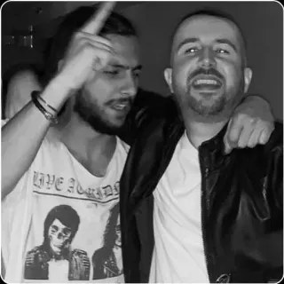 💎 5fd2ffbf LIVE IS A DANCE 男性, 人々, 友達, 白黒, Tシャツ, 指差し telegram sticker