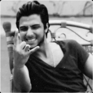 💎 ab86ab03 人, 男性, ポートレート, 笑顔, 手のジェスチャー, ロックンロール, 白黒 telegram sticker