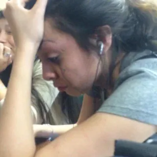 😣 07984370 triste, contrarié(e), stressé(e), émotionnel(le), femme, ado telegram sticker