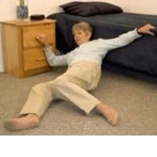 🤕 3c6b27cf chute, accident, personne âgée, glissade, meuble, blessure, hôpital telegram sticker