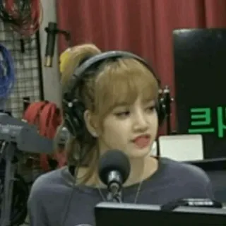 🍕 4441676b Lisa kpop, музыка, знаменитость, певица, женщина telegram sticker
