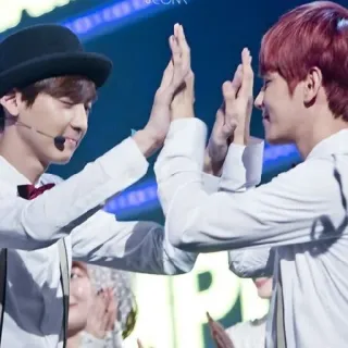 💕 8ac744a4 Menschen, High Five, Männer, Auftritt telegram sticker