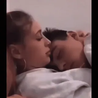 🥰 cd3b470a couple, amour, affection, romance, sommeil, relation whatsapp sticker