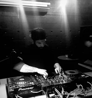 😞 c98cdb4e DJ, music, Pioneer, turntable, mixing, club, party, nightlife telegram sticker