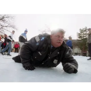 🤬 78c00bab polizia, agente, ghiaccio, scivolamento, inverno, incidente whatsapp sticker