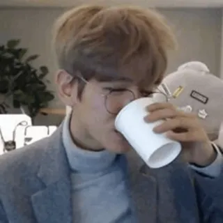 ⚖ 89387240 人, 男人, 喝, 咖啡, 杯子, 室内 whatsapp sticker