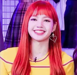 🍊 0193c7cb Lisa Lisa, K-pop, penyanyi, rambut merah, tersenyum, anting hati telegram sticker