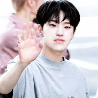 😚 9f5df06c ภาพเหมือน, คน, โบกมือ, เกาหลี telegram sticker