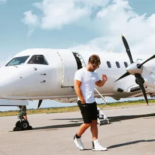 🖤 22601763 pesawat, pria, perjalanan, bandara, penerbangan, transportasi telegram sticker