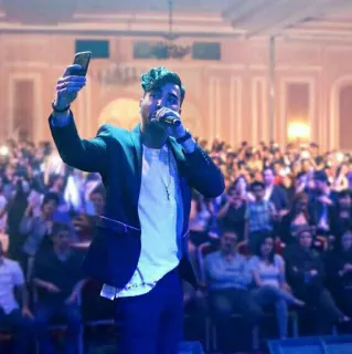 🌀 71383bb8 Penampilan, Penyanyi, Mikrofon, Penonton, Konser, Panggung telegram sticker