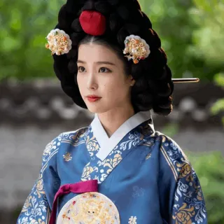 🏨 296db333 IU actress, singer, korean, traditional dress, woman telegram sticker