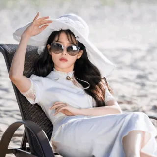 ✨ 3402c538 woman, hat, sunglasses, beach, relaxing, fashion telegram sticker