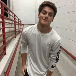 🔱 2764f132 hombre, retrato, chico, masculino, interior, persona telegram sticker