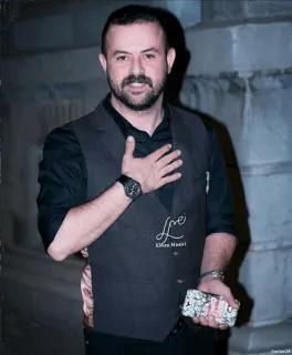 😁 06f5806a Elfen Nadri uomo, gilet, ritratto, moda, stile telegram sticker