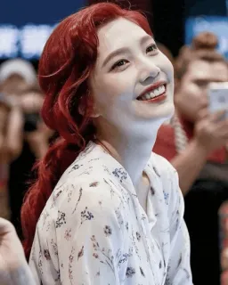 🌨 b48c97b4 woman, person, smile, portrait, red hair, happy telegram sticker