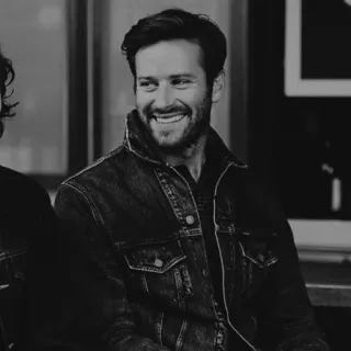 📎 70c40612 男性, 笑顔, ポートレート, 白黒, デニムジャケット telegram sticker